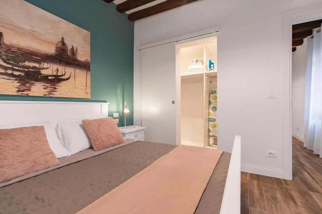 Dorsoduro Suite 1241 By Wonderful Italy Venice 0*,  Italy